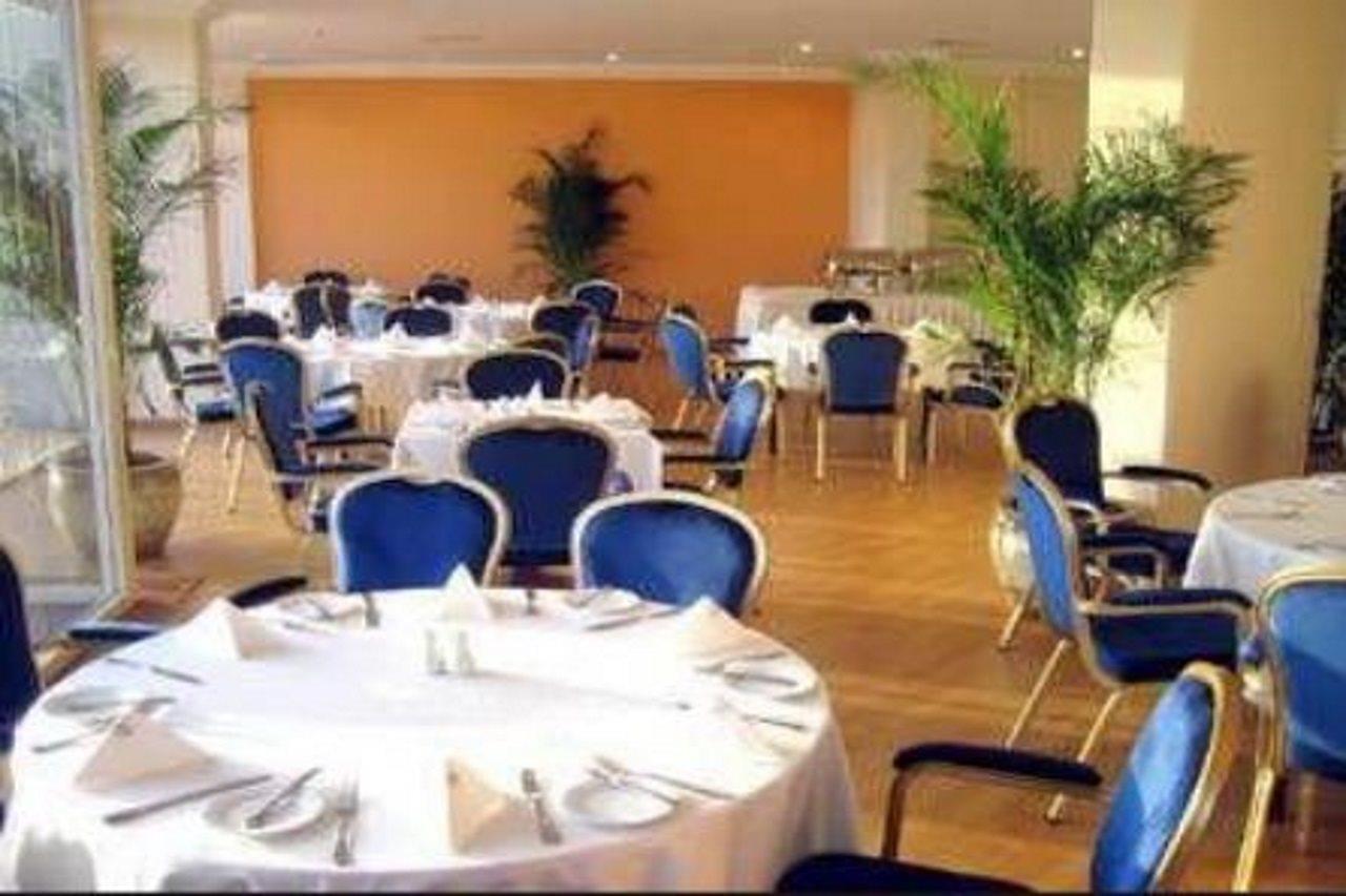 The Royal Express Sharq Hotel Kuwait City Bagian luar foto