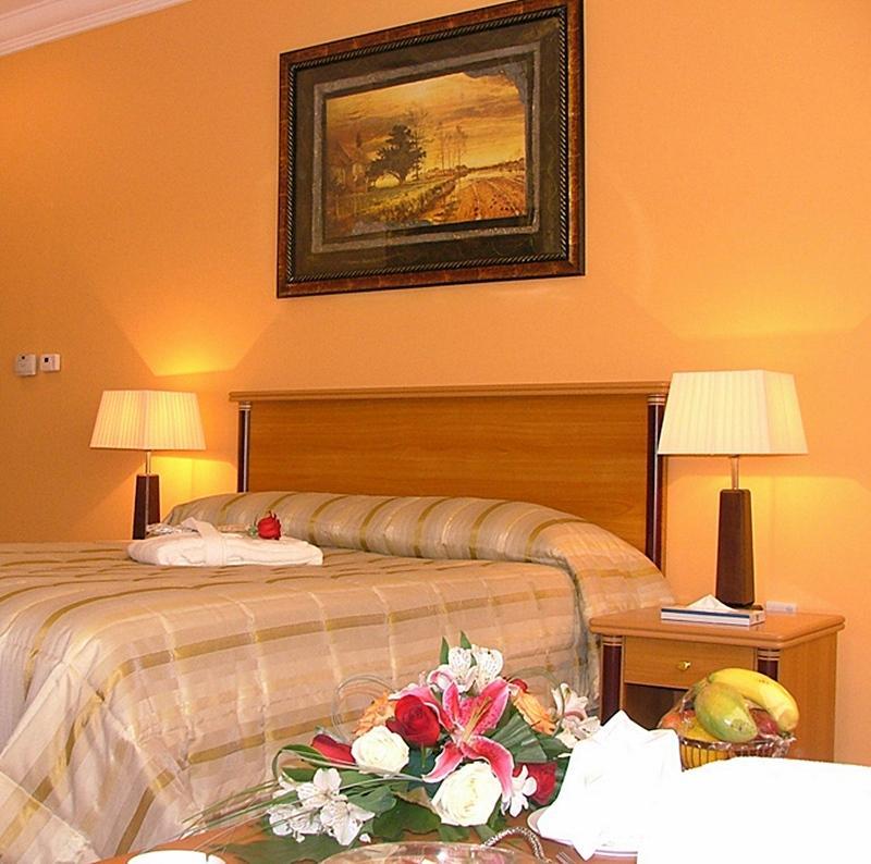 The Royal Express Sharq Hotel Kuwait City Bagian luar foto