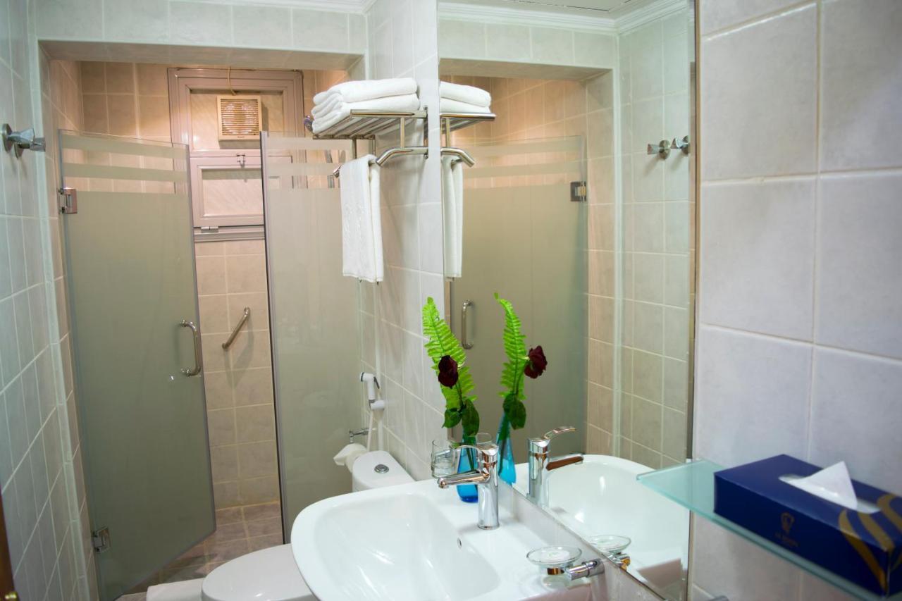 The Royal Express Sharq Hotel Kuwait City Bagian luar foto